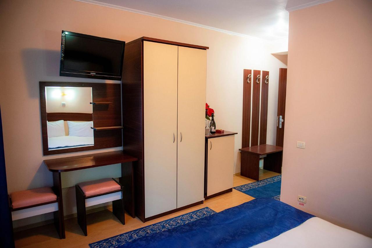 Hotel Casa Maia à Buşteni Extérieur photo