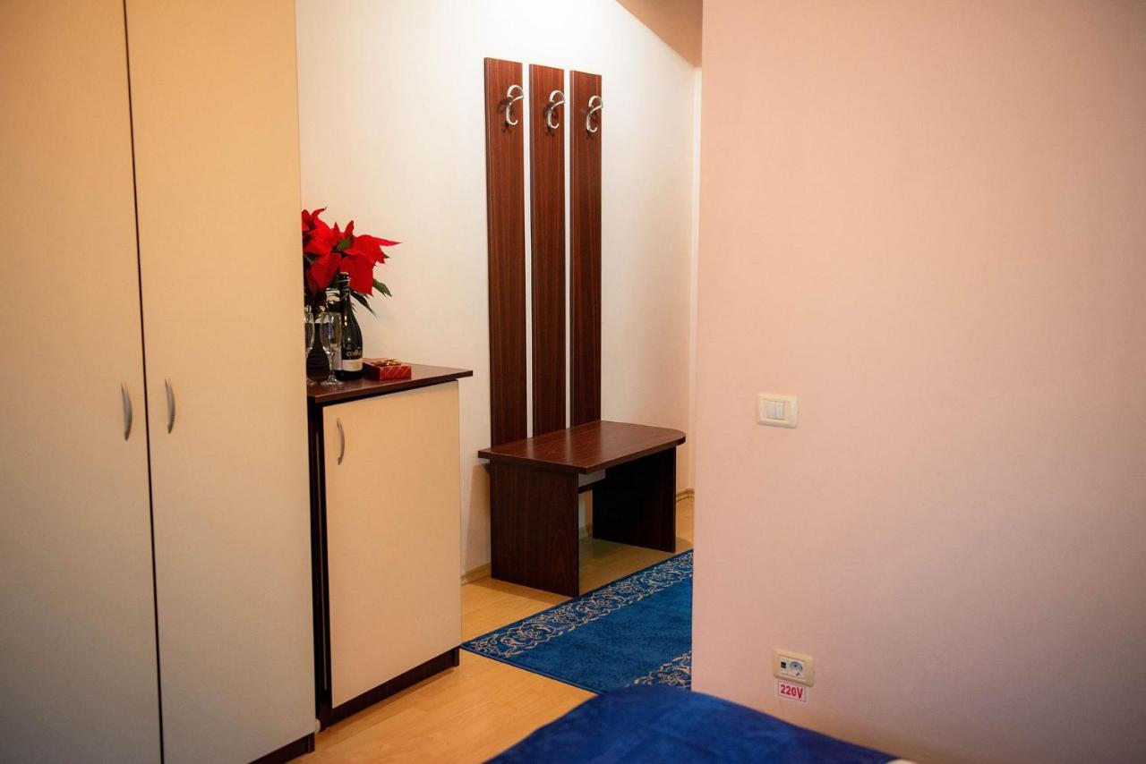 Hotel Casa Maia à Buşteni Extérieur photo