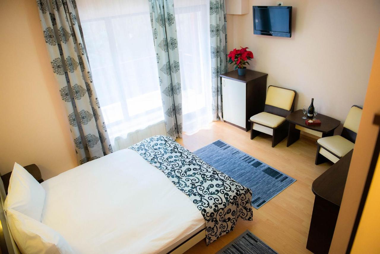 Hotel Casa Maia à Buşteni Extérieur photo