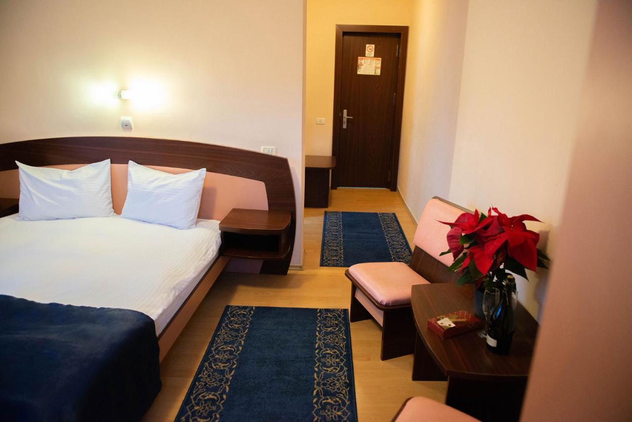 Hotel Casa Maia à Buşteni Extérieur photo
