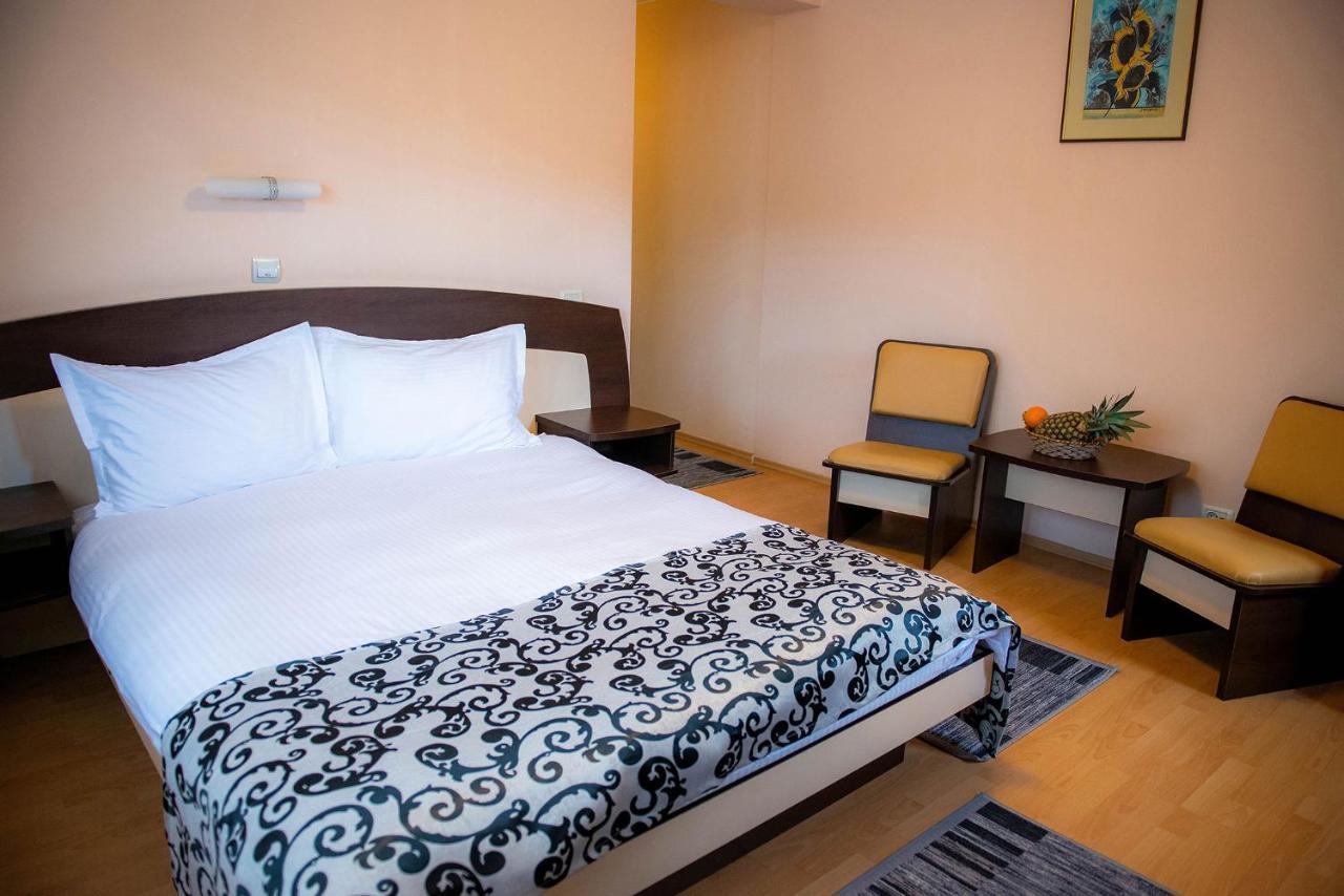 Hotel Casa Maia à Buşteni Extérieur photo