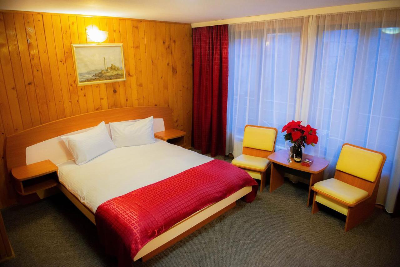 Hotel Casa Maia à Buşteni Extérieur photo