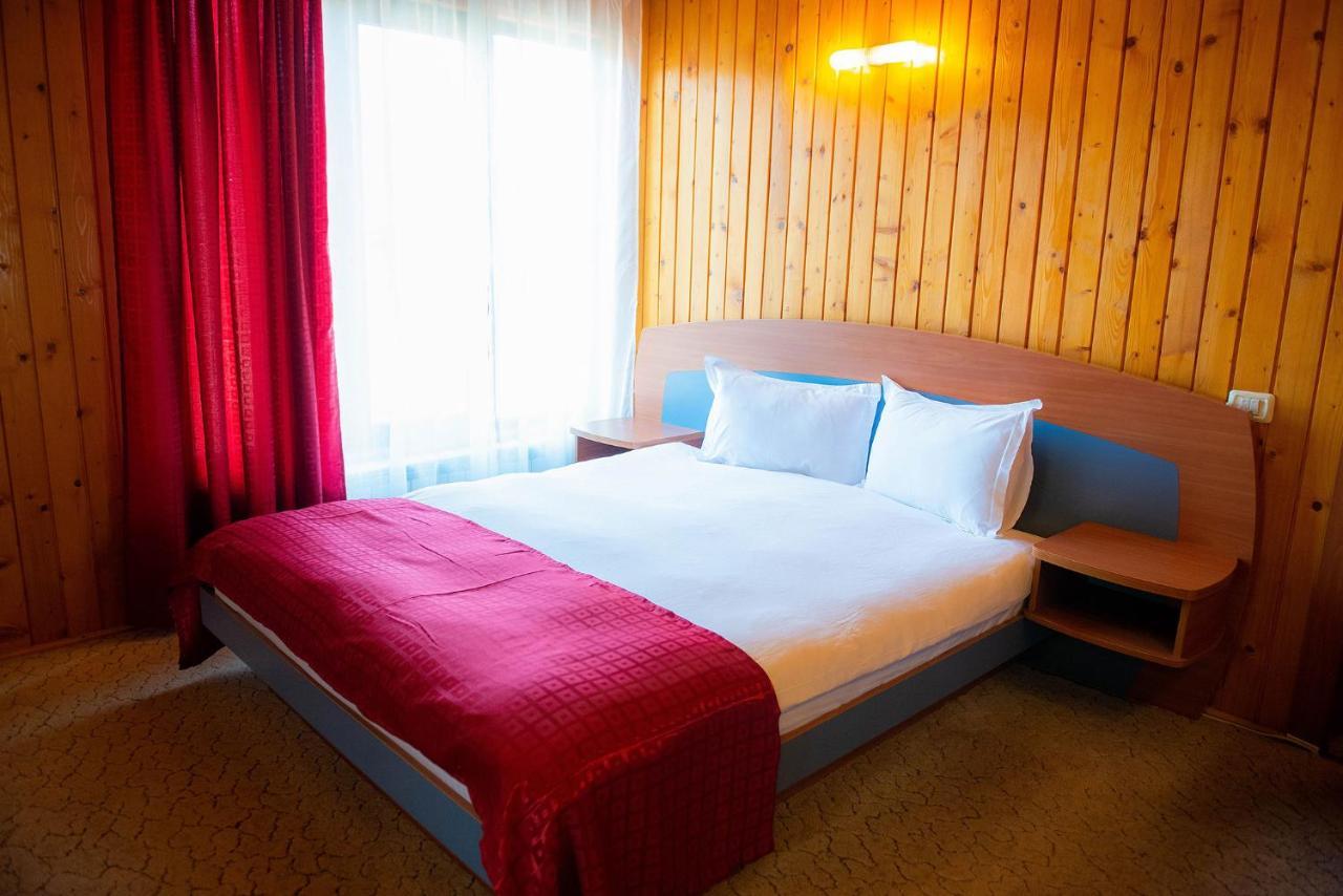 Hotel Casa Maia à Buşteni Extérieur photo